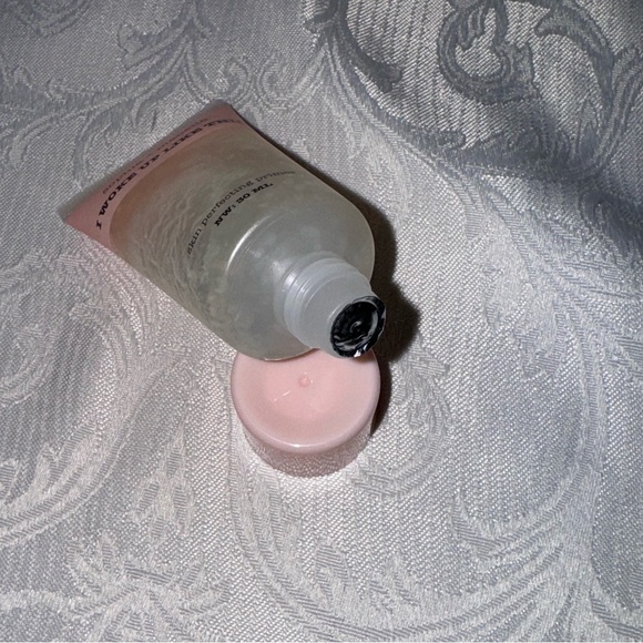 sophia + mabelle
I WOKE UP LIKE THIS
skin perfecting primer
NW: 30 ML,NEW SEALED - Picture 5 of 5